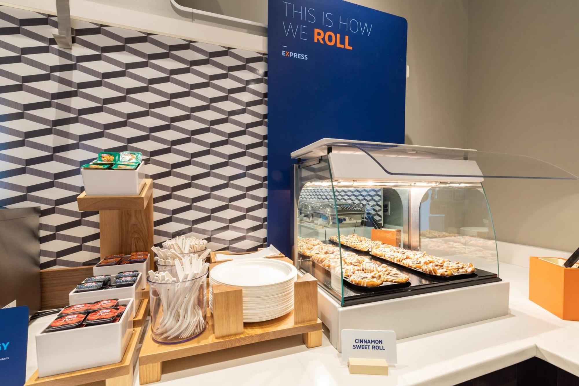Holiday Inn Express & Suites Bronx - Nyc By Ihg New York Exteriör bild