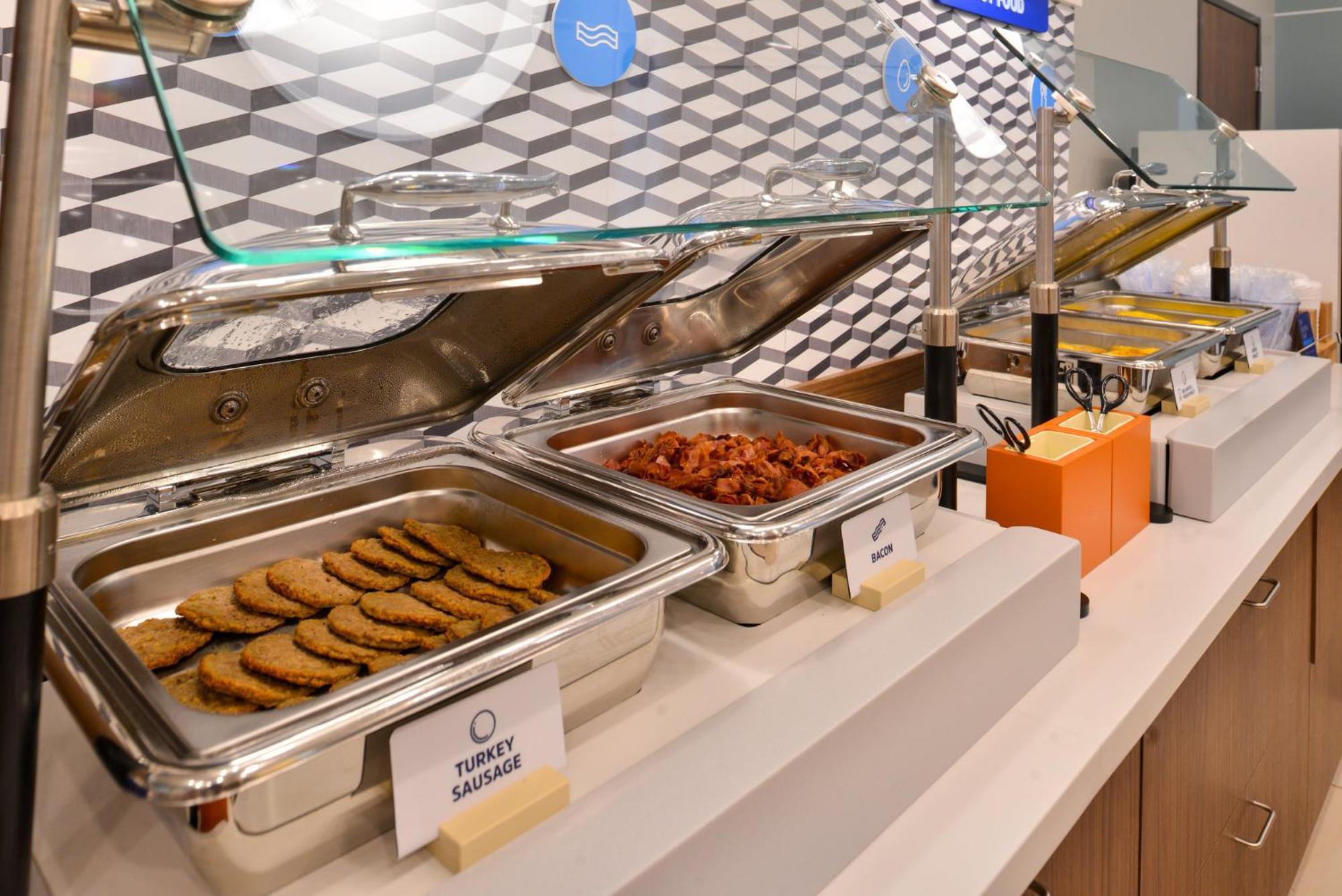 Holiday Inn Express & Suites Bronx - Nyc By Ihg New York Exteriör bild